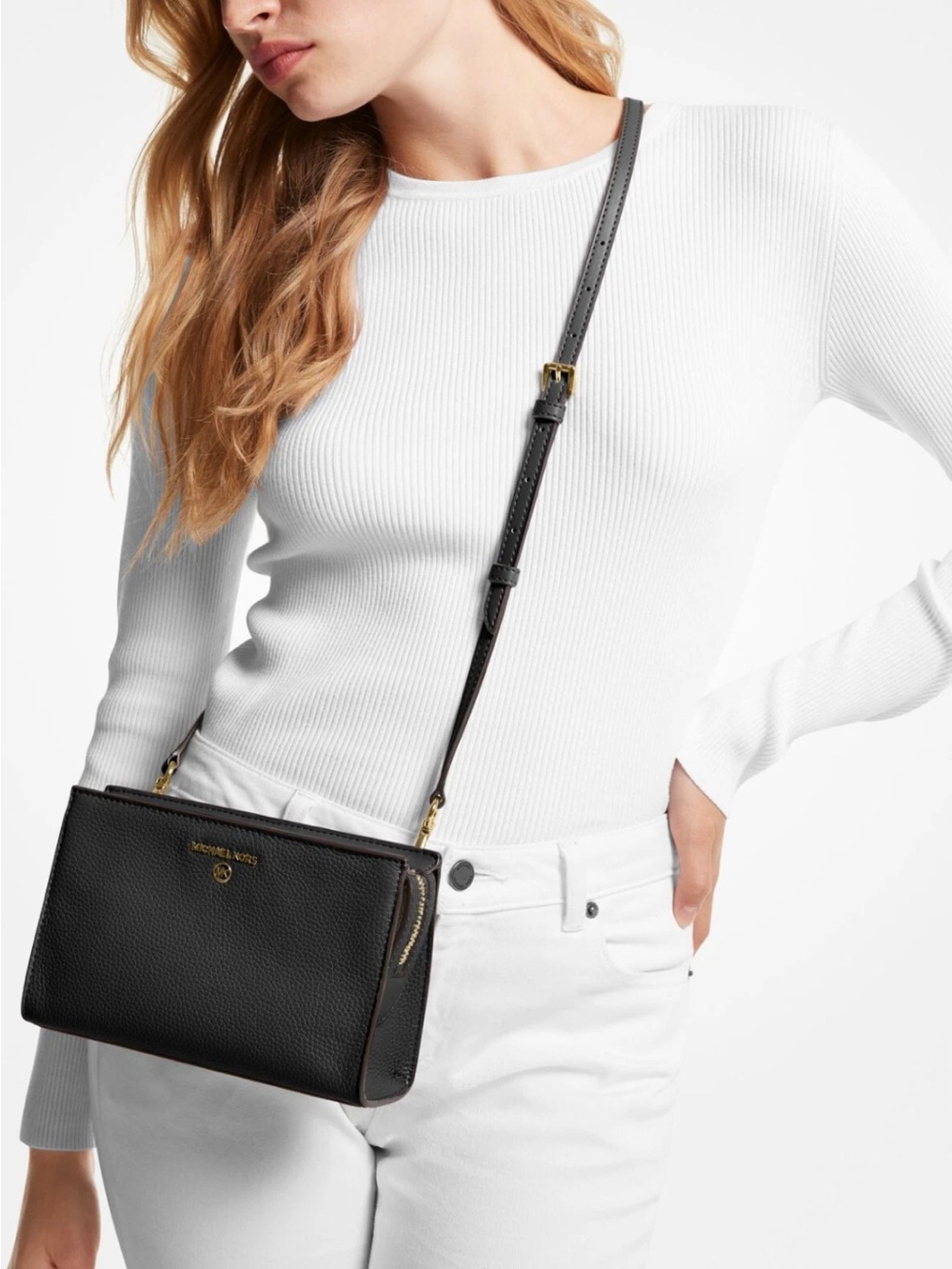 (B8) Michael Kors Valerie shoulder bag in grained leather, black.